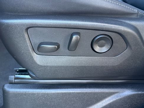 Used 2025 Chevrolet Tahoe Z71 image 14