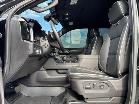 Used 2024 GMC Sierra 1500 AT4X image 16