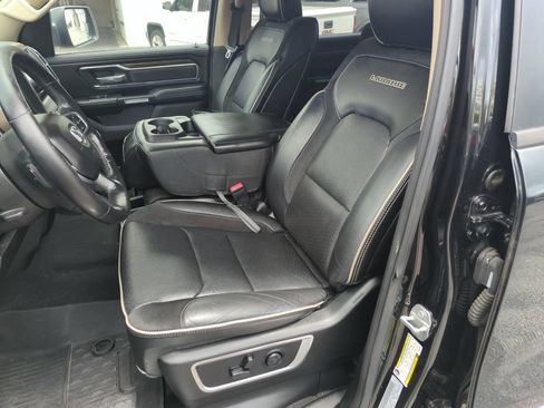 Used 2019 RAM 1500 Laramie AWD/4WD image 11