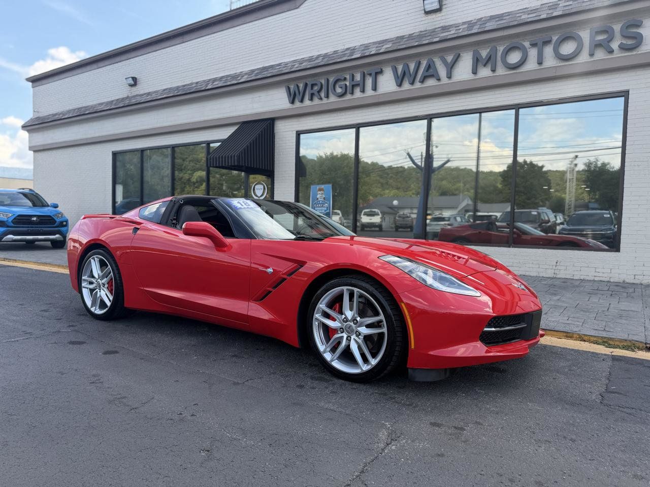Used 2018 Chevrolet Corvette Stingray Coupe w/ 1LT RWD image 1