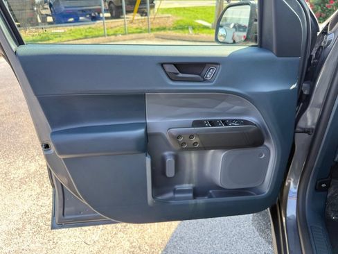 Used 2025 Ford Maverick XLT w/ Equipment Group 301A AWD/4WD image 8