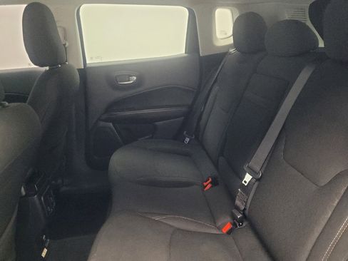 Used 2019 Jeep Compass Sport w/ Cold Weather Group image 18