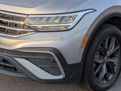 Used 2022 Volkswagen Tiguan SE image 9