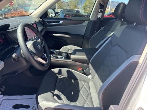 Certified 2025 Volkswagen Atlas Peak Edition SE AWD/4WD image 10