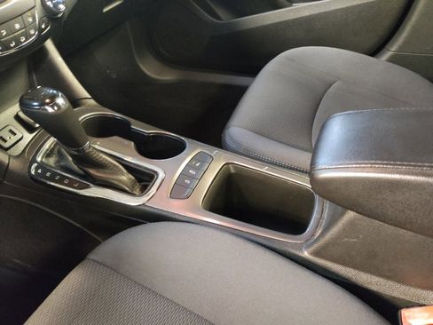Used 2019 Chevrolet Cruze LT w/ Convenience Package image 26