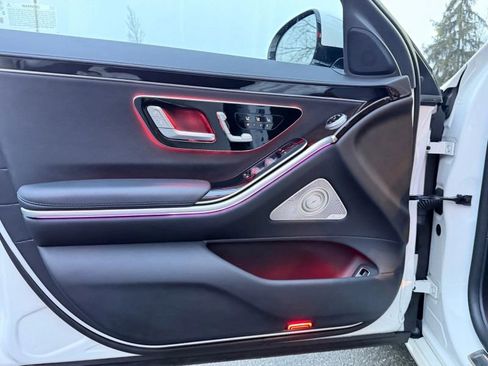 Used 2022 Mercedes-Benz S 500 4MATIC image 9