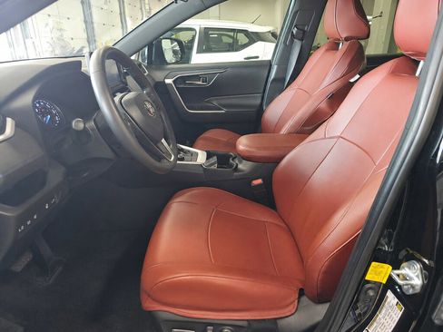 Used 2022 Toyota RAV4 SE w/ Convenience Package AWD/4WD image 10