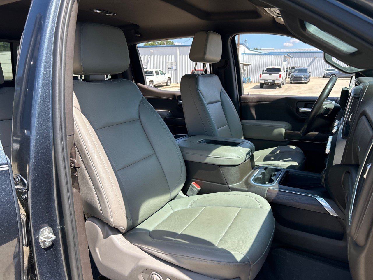 Used 2021 GMC Sierra 1500 SLT w/ SLT Premium Plus Package AWD/4WD image 21