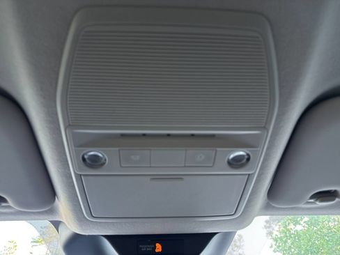 Used 2025 Nissan Kicks SR FWD image 38