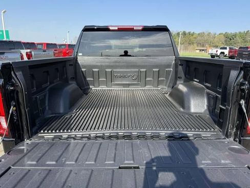 Used 2026 GMC Sierra 1500 SLT AWD/4WD image 10