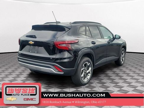 Used 2024 Chevrolet Trax LT w/ Driver Confidence Package FWD image 4
