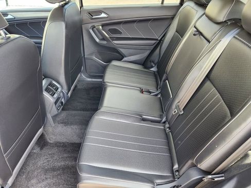 Certified 2024 Volkswagen Tiguan SE image 12