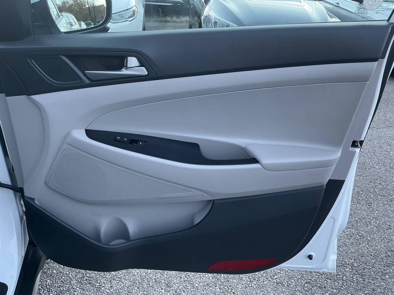 Used 2018 Hyundai Tucson Value w/ Cargo Package AWD/4WD image 28