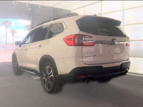 Used 2023 Subaru Ascent Touring AWD/4WD image 4
