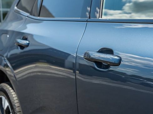 New 2027 Volvo XC60 B5 Plus AWD/4WD image 17