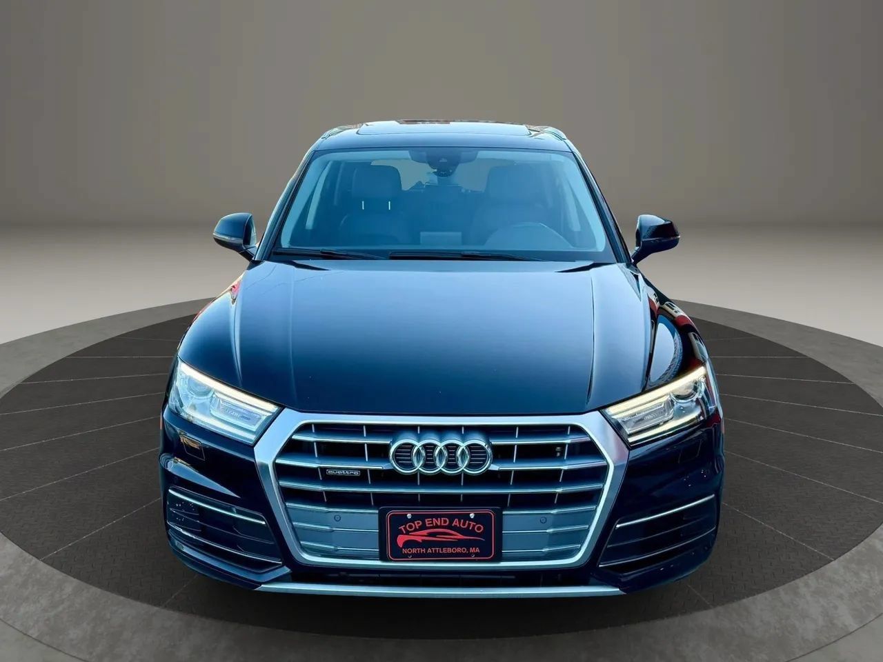Used 2020 Audi Q5 2.0T Premium w/ Convenience Package AWD/4WD image 2