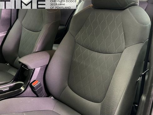 Used 2022 Toyota Corolla LE image 16