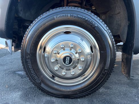 Used 2011 Ford F550 4x4 Regular Cab Super Duty w/ Payload Upgrade Pkg image 14