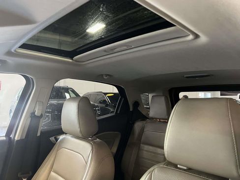 Used 2019 Ford EcoSport Titanium FWD image 16