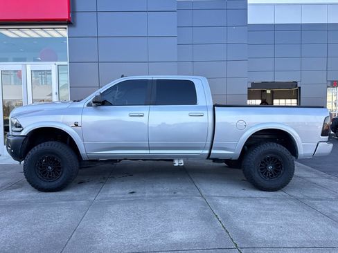 Used 2018 RAM 2500 Laramie w/ Sport Appearance Group AWD/4WD image 6