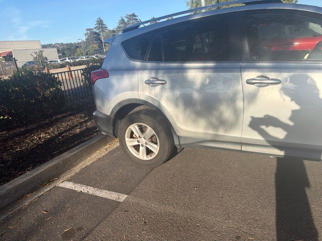 Used 2013 Toyota RAV4 XLE FWD image 17