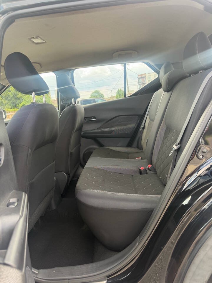 Used 2018 Nissan Kicks SV FWD image 15