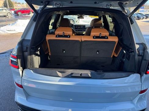 Used 2023 BMW X7 xDrive40i w/ M Sport Package image 8