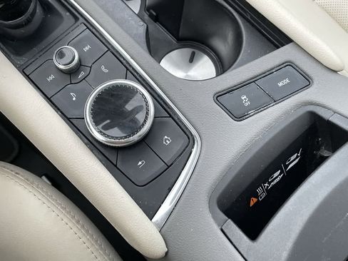 Certified 2022 Cadillac XT5 Premium Luxury image 30