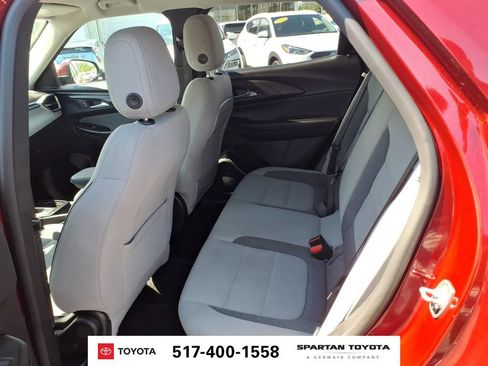 Used 2025 Chevrolet TrailBlazer LT AWD/4WD image 12