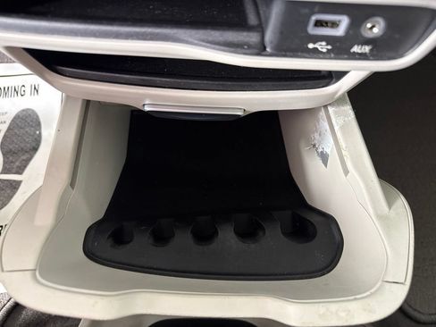 Used 2017 Chrysler Pacifica Touring-L FWD image 21