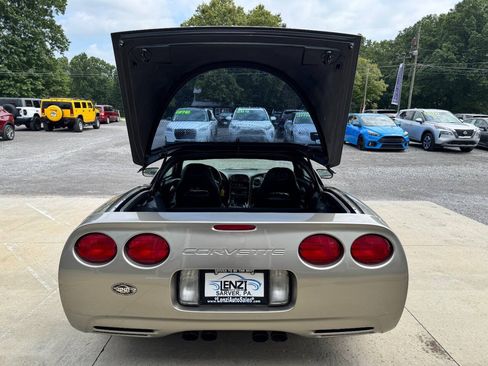 Used 2000 Chevrolet Corvette Coupe w/ Roof Pkg RWD image 9