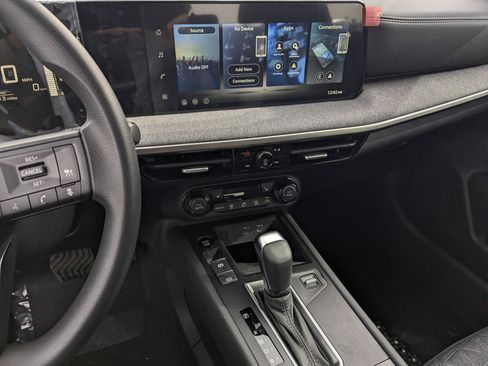 New 2026 Nissan Kicks SV image 10