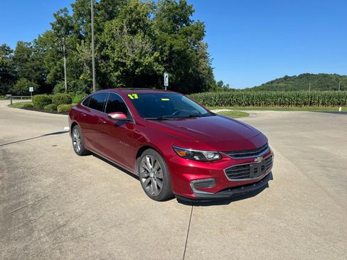Used 2017 Chevrolet Malibu Premier w/ Premier Sun and Wheel Package FWD image 3