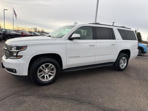 Used 2018 Chevrolet Suburban LT w/ Luxury Package image 7