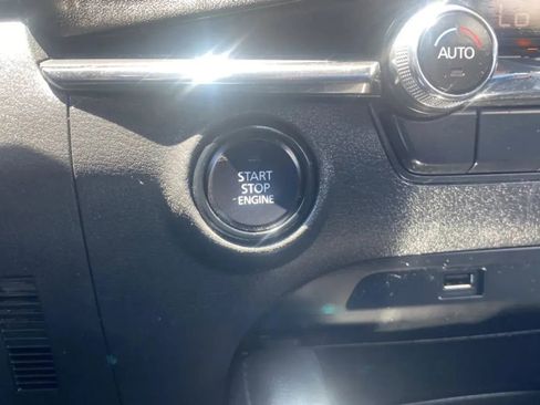 Used 2019 MAZDA MAZDA3 Hatchback FWD image 13