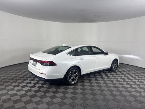 Used 2024 Honda Accord EX image 4
