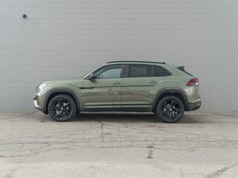 New 2026 Volkswagen Atlas Cross Sport SEL R-Line image 3