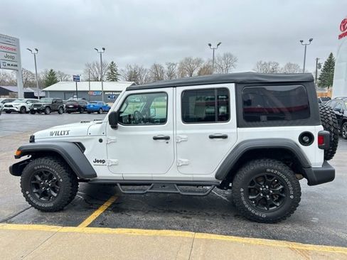 Used 2023 Jeep Wrangler Unlimited Sport AWD/4WD image 6