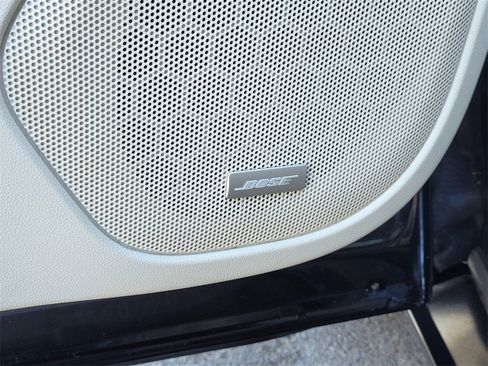 Used 2021 GMC Acadia Denali w/ Denali Technology Package image 13