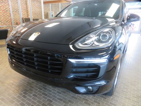 Used 2016 Porsche Cayenne AWD/4WD image 60