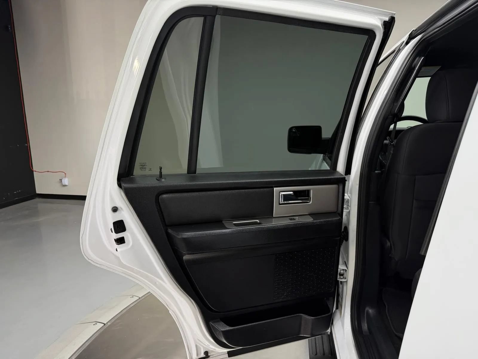 Used 2017 Ford Expedition 4WD image 18