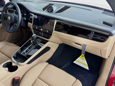 New 2026 Porsche Macan AWD/4WD image 31