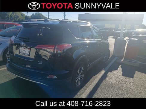 Used 2018 Toyota RAV4 XLE AWD/4WD image 2