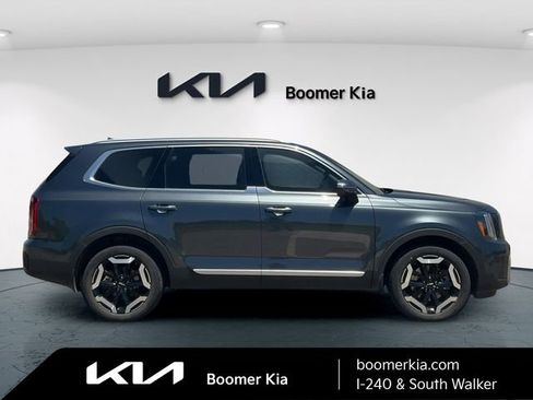 Used 2024 Kia Telluride S w/ S Sunroof Package FWD image 4