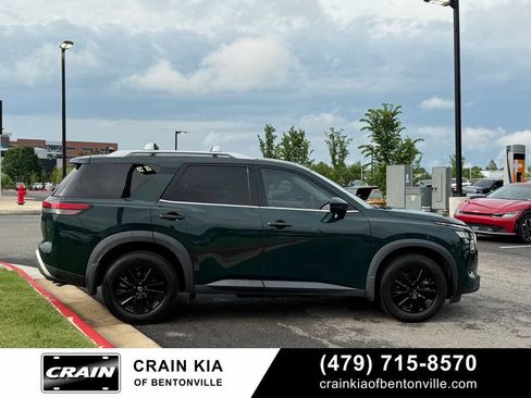 Used 2022 Nissan Pathfinder SL AWD/4WD image 8