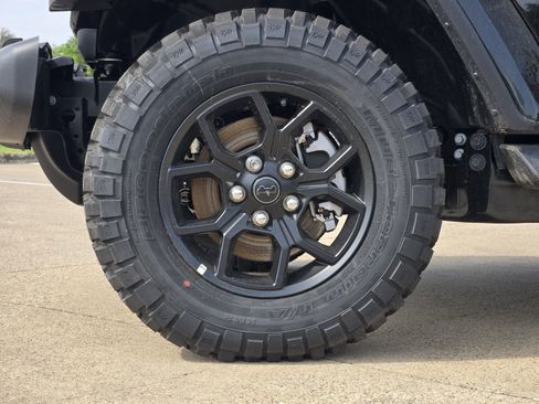 New 2026 Jeep Gladiator Sport AWD/4WD image 12