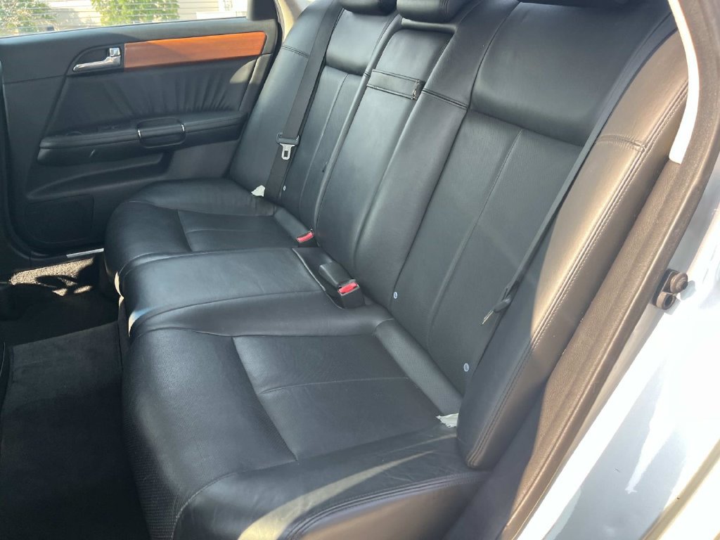 Used 2007 INFINITI M35 w/ Technology Pkg RWD image 22