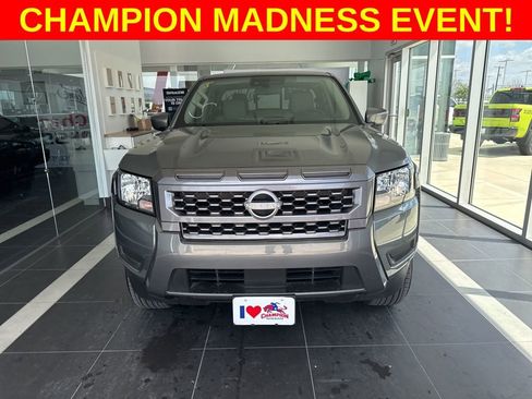 Used 2025 Nissan Frontier SV image 1