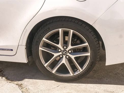 Used 2016 Lexus CT 200h image 6