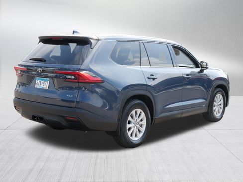 Used 2024 Toyota Grand Highlander AWD image 7